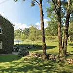 Ruhiges, Gemuetliches Mit Grossem Garten Вэм