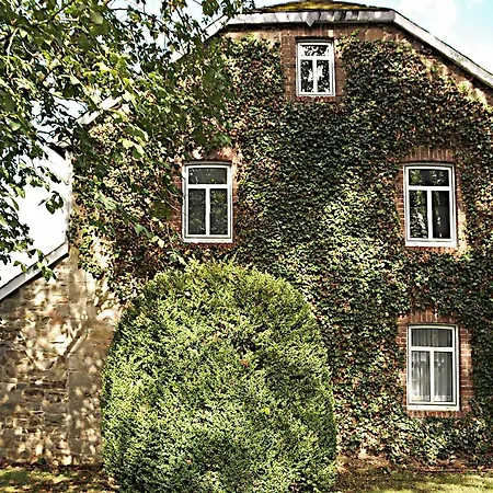 Vakantiehuis Ruhiges, Gemuetliches Mit Grossem Garten