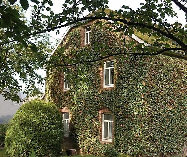 Vakantiehuis Ruhiges, Gemuetliches Mit Grossem Garten